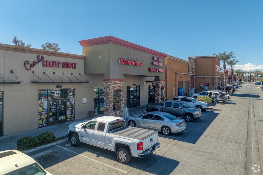 More Photos Of 345-479 W Craig Rd, North Las Vegas General Retail For Sale