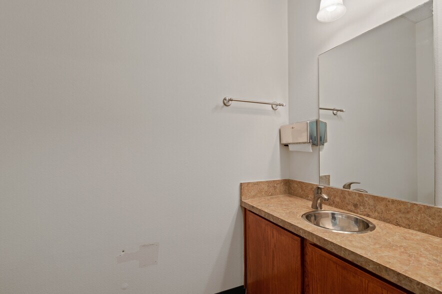 More Photos Of 3605 Interstate 30, Mesquite Medical For Lease