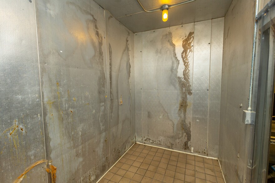 More Photos Of 1403 W 8th St, Wellington Fast Food For Sale
