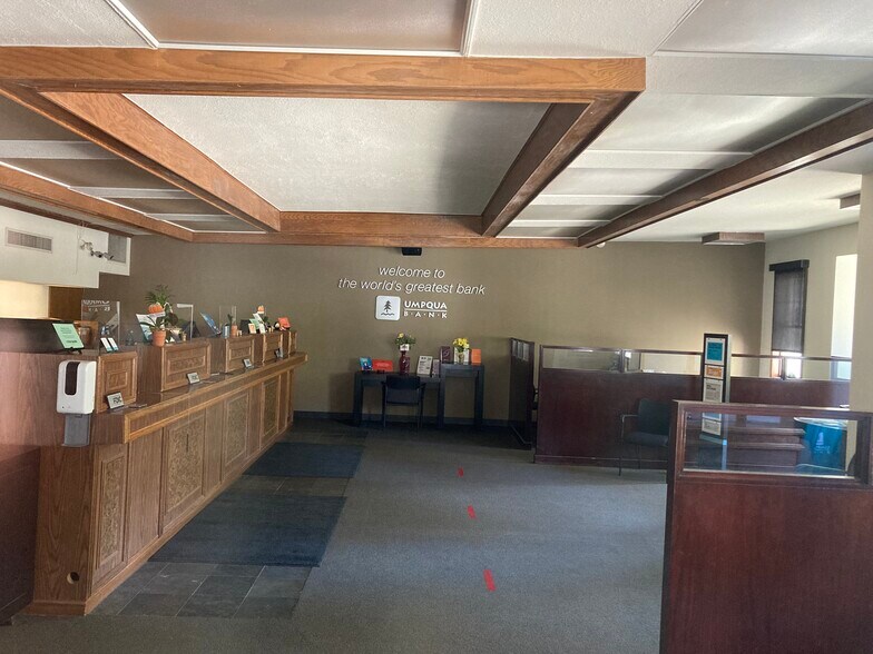 More Photos Of 641 Main St, Weaverville Storefront Retail Office For Lease
