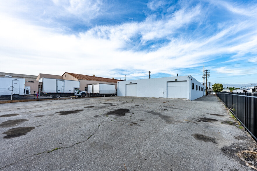 More Photos Of 10338 Rush St, South El Monte Warehouse For Lease