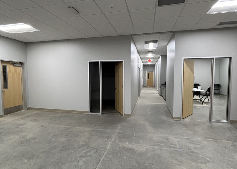 More Photos Of 16448 Old Corpus Christi Rd, Elmendorf Warehouse For Lease