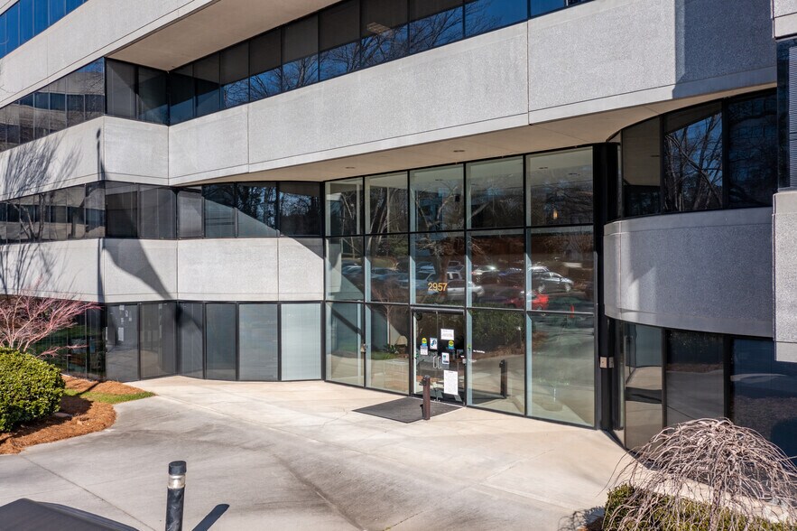 More Photos Of 2957 Clairmont Rd NE, Atlanta Office For Lease