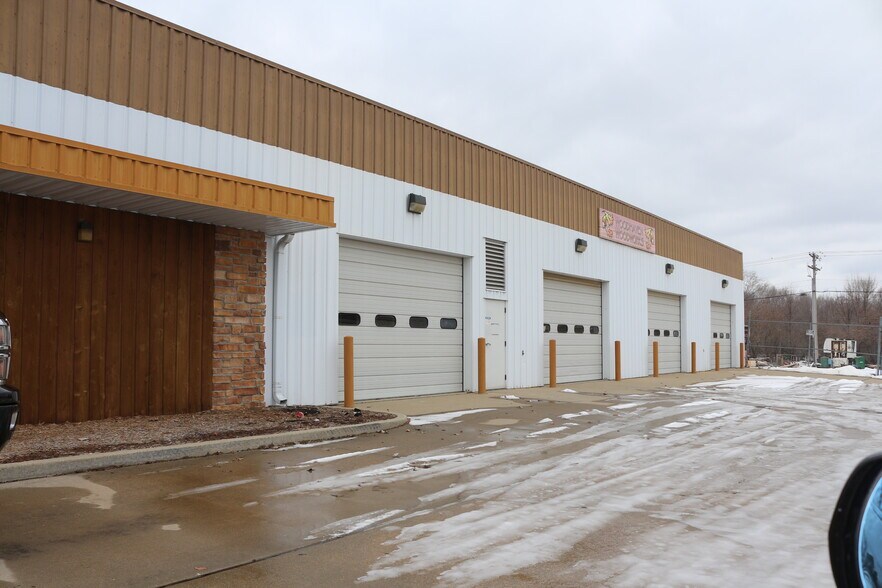 More Photos Of 3112 Normandy Rd, Springfield Warehouse For Sale