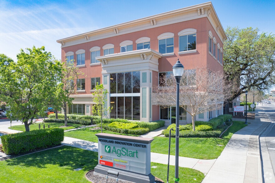 Primary Photo Of 1100 Main St, Woodland Medical For Lease