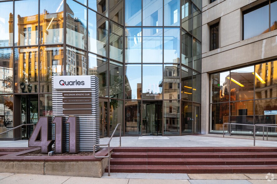 More Photos Of 411 E Wisconsin Ave, Milwaukee Office For Lease