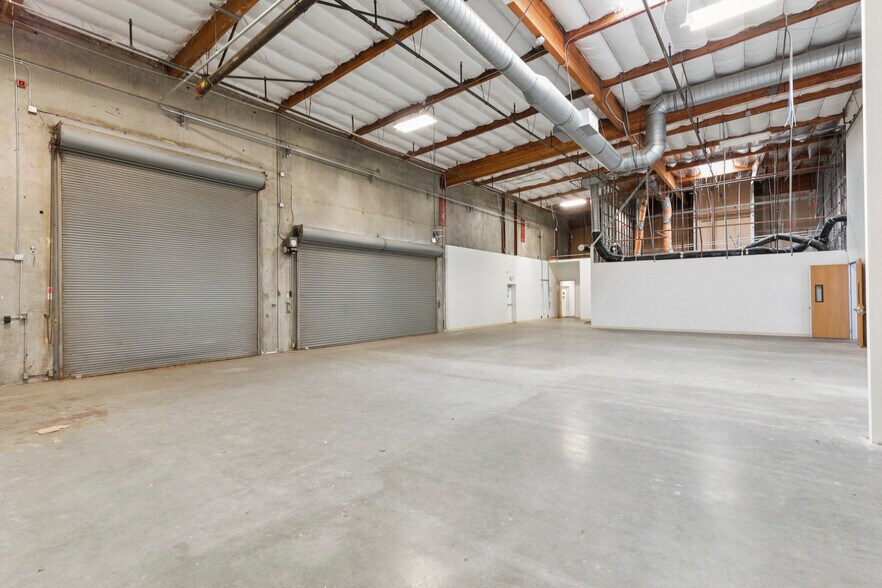 More Photos Of 6607-6657 Kaiser Dr, Fremont Light Manufacturing For Lease