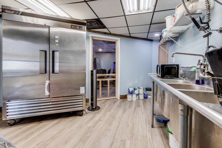 More Photos Of 702 Industrial Blvd, Latrobe Freestanding For Sale