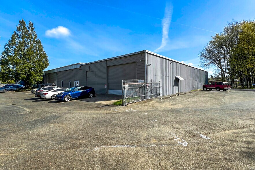 More Photos Of 1202 Black Lake Blvd SW, Olympia General Retail For Lease