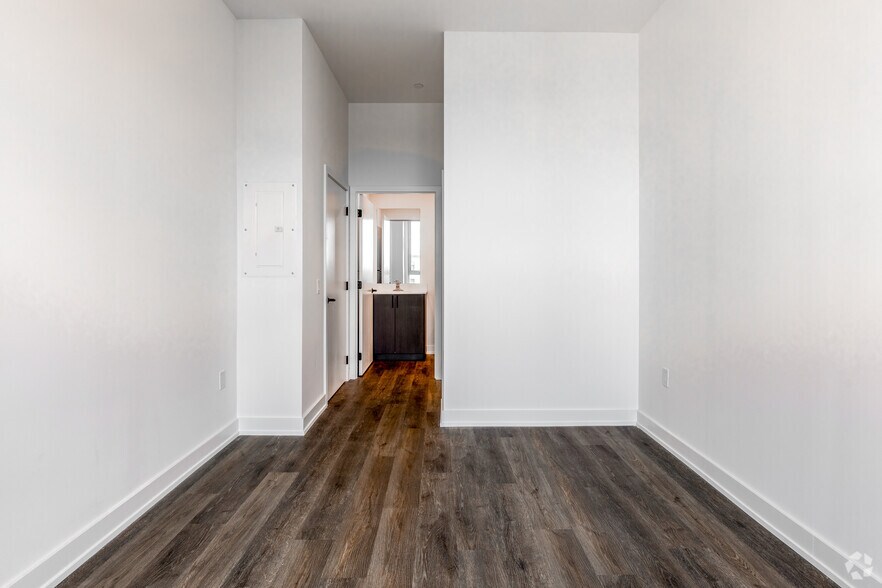 More Photos Of 2475 Old Bronte Rd, Oakville Apartments For Lease