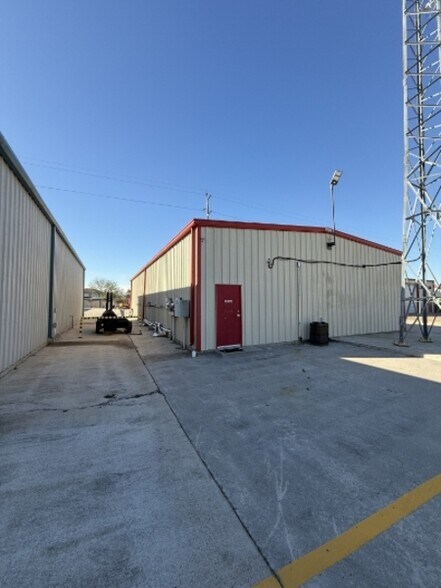 More Photos Of 15096 Highway 6, Rosharon Industrial For Lease