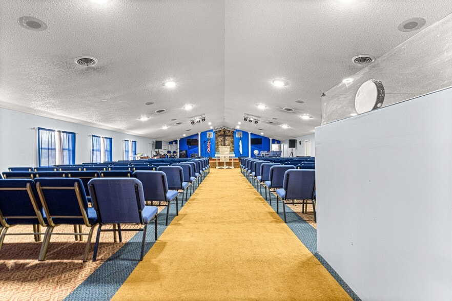 More Photos Of 484 Emerald Rd, Ocala Religious Facility For Sale