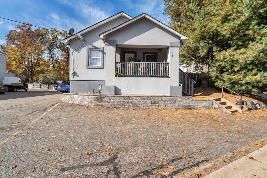 More Photos Of 142 S Livingston Ave, Livingston Unknown For Lease
