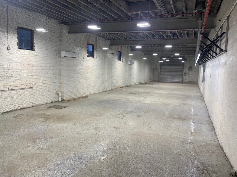 Primary Photo Of 180 Morgan Ave, Brooklyn Warehouse For Lease
