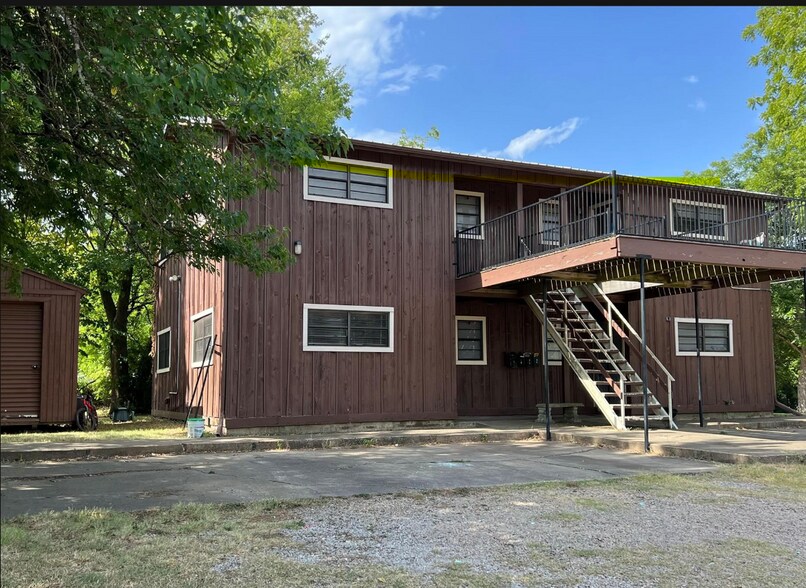 Primary Photo Of 104 W South St, Clarksville Apartments For Sale