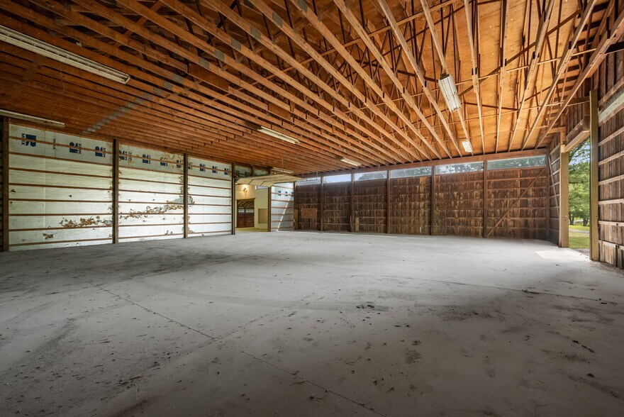 More Photos Of 1901 Moffet Rd, Saint Joseph Specialty For Sale