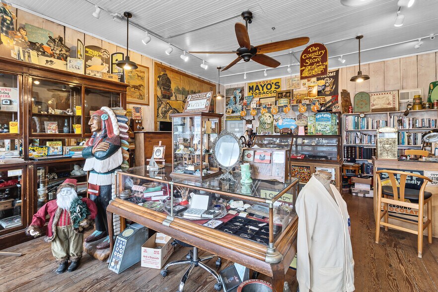 More Photos Of 883 Lighthouse Ave, Monterey General Retail For Sale