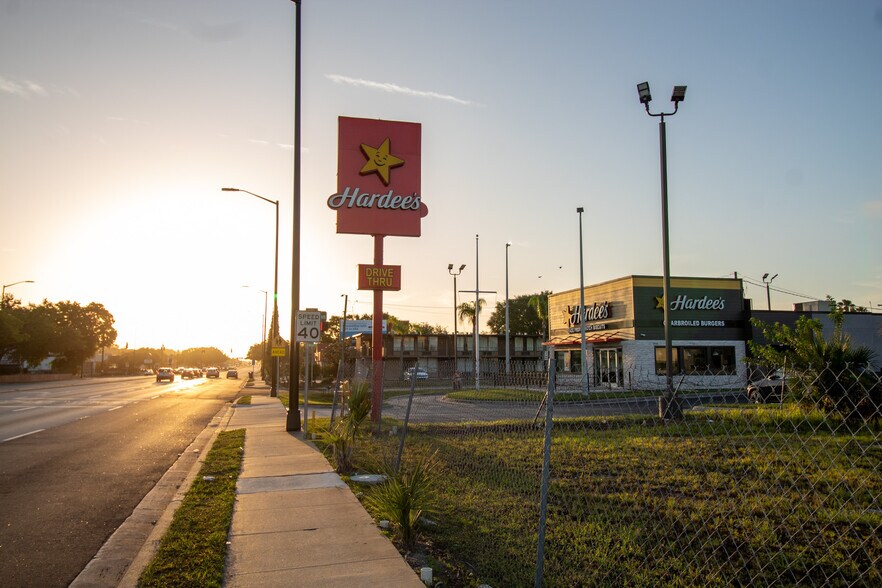 More Photos Of 504 W Vine St, Kissimmee Restaurant For Sale