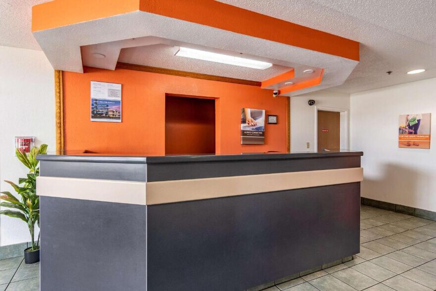More Photos Of 2440 Williams St, Chattanooga Hotel For Sale