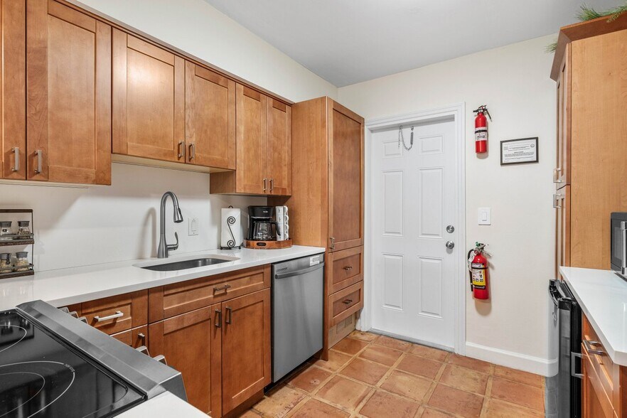 More Photos Of 615-617 NE 9th Ave, Fort Lauderdale Apartments For Sale