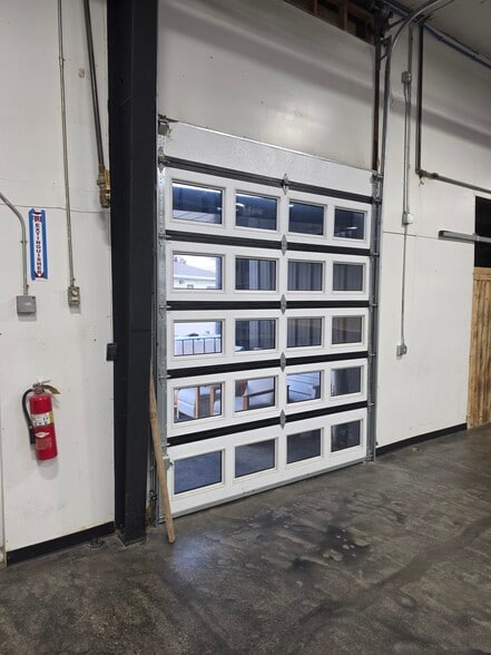 More Photos Of 1657 N State St, Lehi Manufacturing For Sale