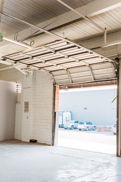 More Photos Of 4786-4790 1st Ave S, Seattle Warehouse For Lease