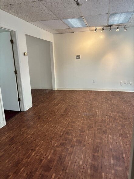 More Photos Of 8505 Delmar Blvd, University City Office For Lease