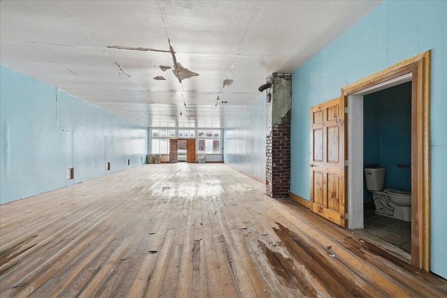 More Photos Of 315 Ogle Ave, Knoxville General Retail For Sale