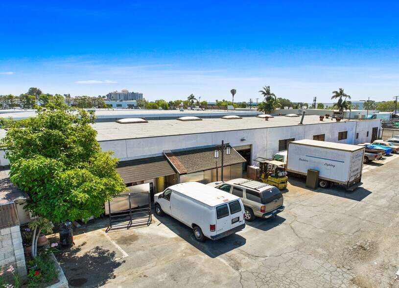 More Photos Of 623 Young St, Santa Ana Manufacturing For Sale
