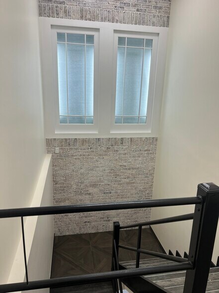 More Photos Of 36-50 Lakeville Rd, New Hyde Park Office For Lease