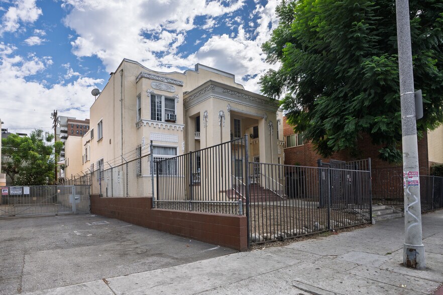 More Photos Of 746 S Bonnie Brae St, Los Angeles Apartments For Sale