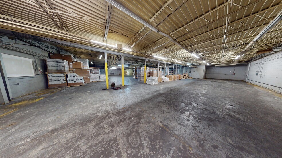 More Photos Of 35 Rose Morrow Rd, Wantage Manufacturing For Lease