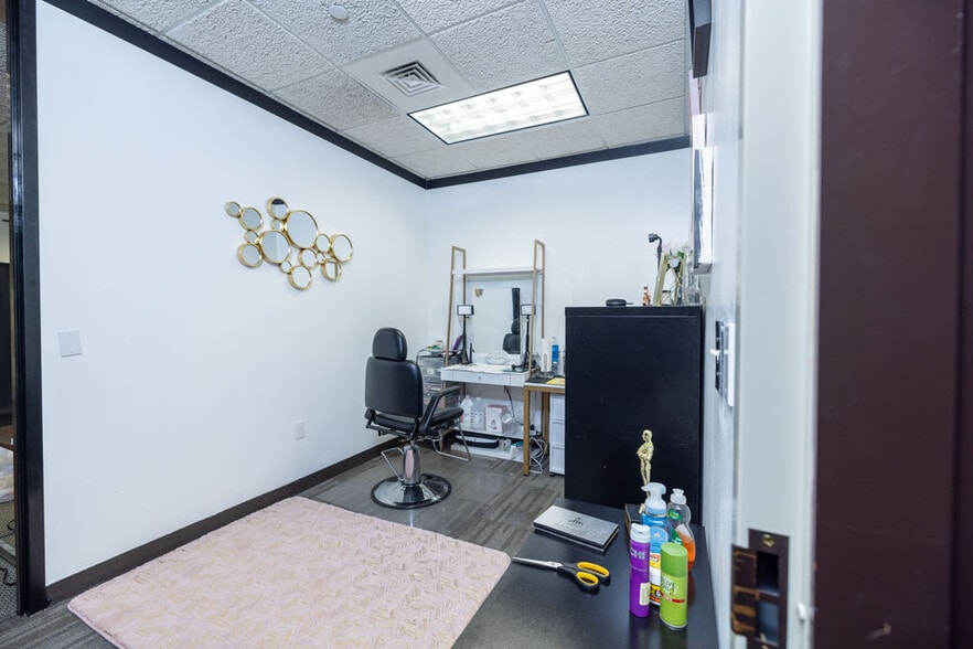 More Photos Of 56 Perimeter Ctr E, Atlanta Office For Lease