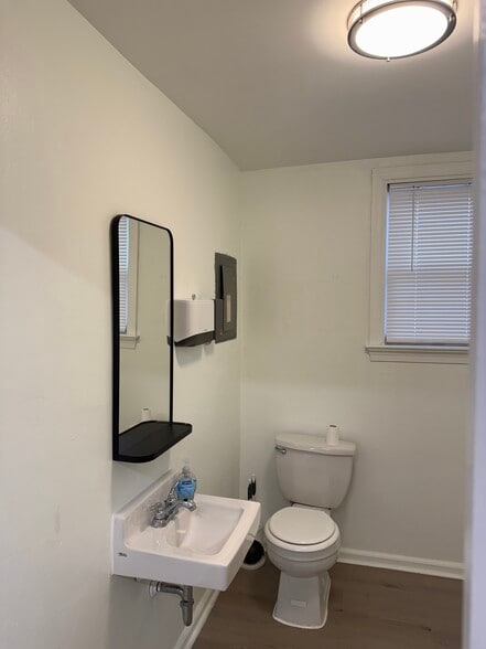 More Photos Of 2216 Macdade Blvd, Holmes Medical For Sale