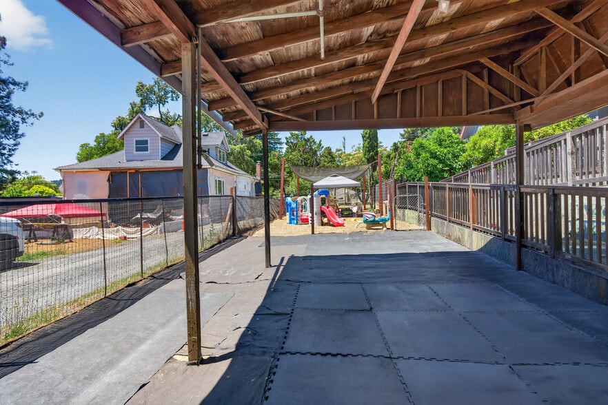 More Photos Of 530 N Cloverdale Blvd, Cloverdale Specialty For Sale