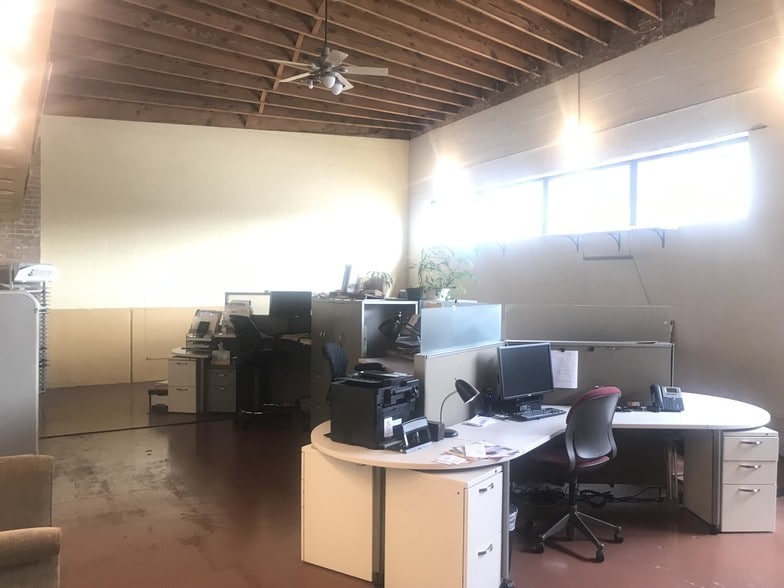 More Photos Of 222 Lake St, Oak Park Flex For Sale