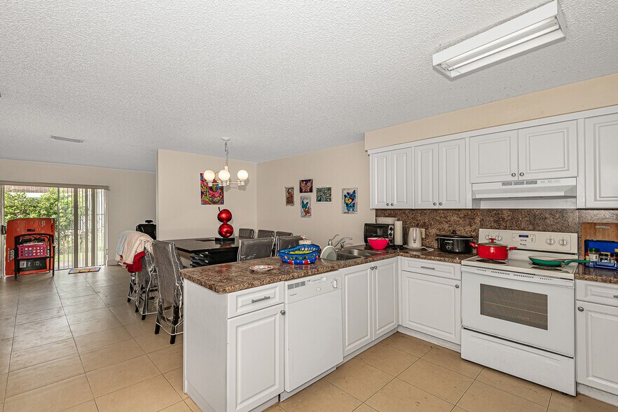 More Photos Of 3960 NW 110th Ave, Coral Springs Multifamily For Sale