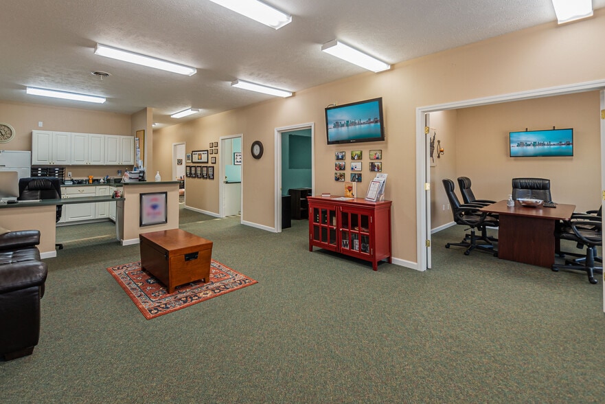 More Photos Of 2419 Broadway St, Mount Vernon Office For Sale