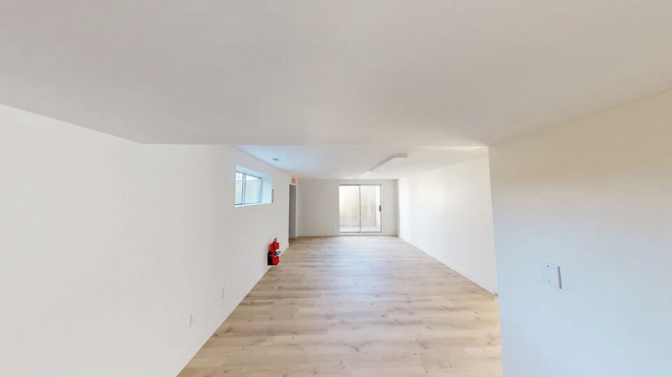 More Photos Of 1920 W 5200 S, Roy Office For Sale