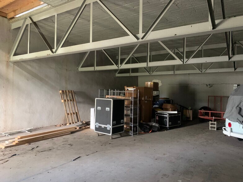 More Photos Of 2208 Dickerson Pike, Nashville Warehouse For Lease