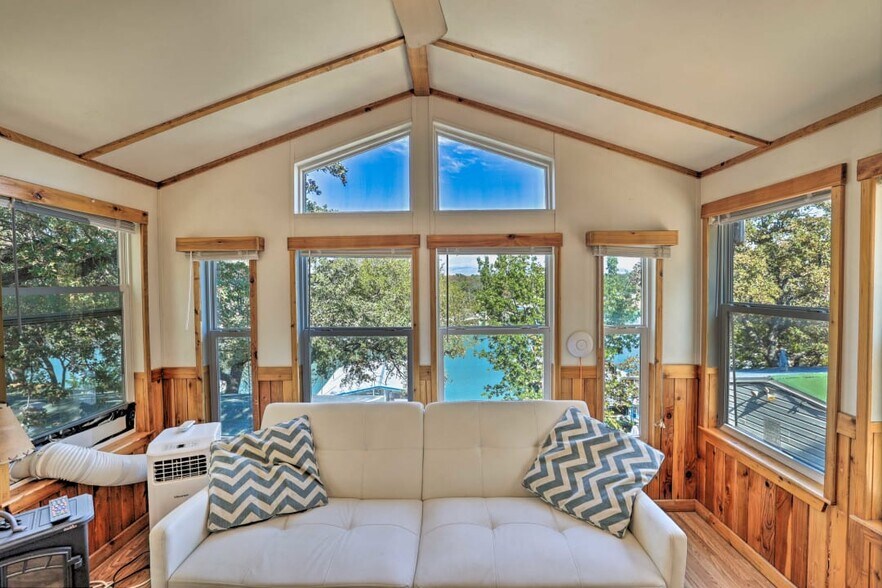 More Photos Of 180 Private Road 1735, Chico Marina For Sale