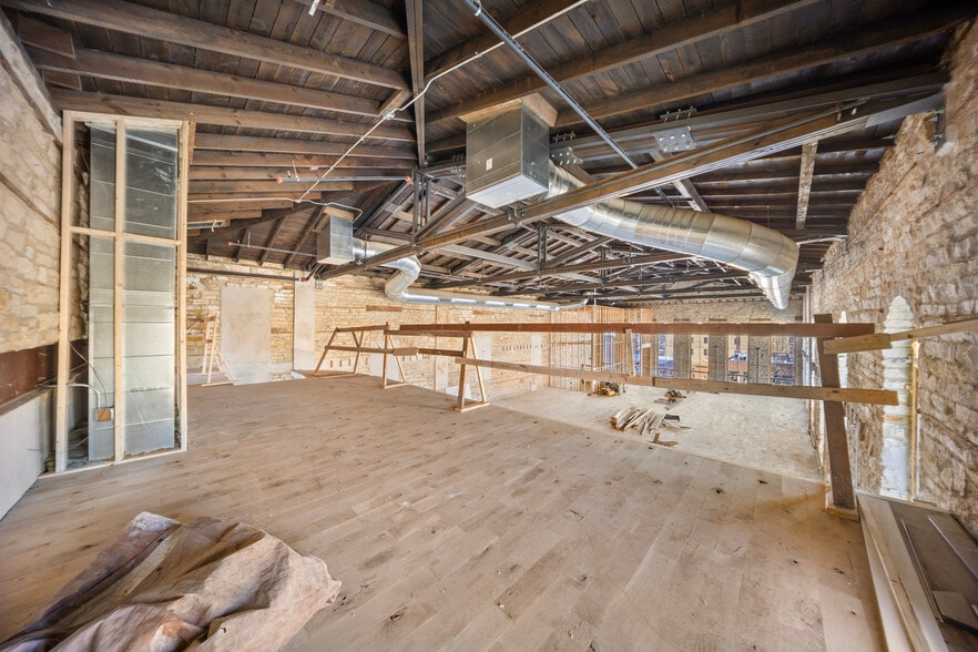 More Photos Of 1000 S State St, Lockport Restaurant For Sale