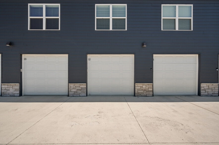 More Photos Of 1241-1251 E Woodward Heights Blvd, Hazel Park Apartments For Sale