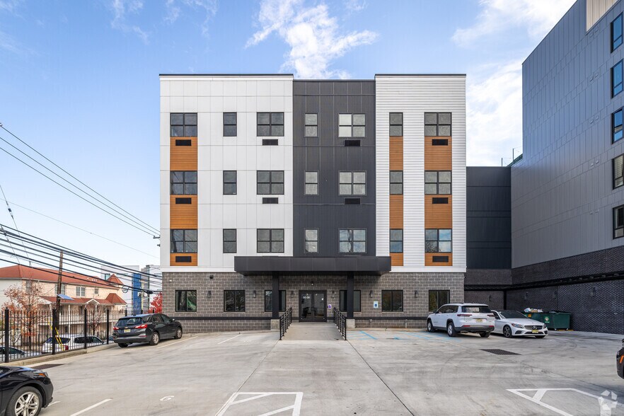 More Photos Of 50-56 Norfolk St, Newark Apartments For Lease