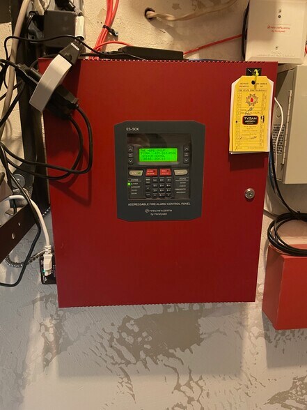 More Photos Of 246 E Fiddlers Canyon Rd, Cedar City Office For Sale