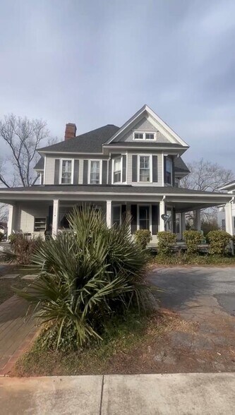 Primary Photo Of 157 Cambridge Ave E, Greenwood Apartments For Sale