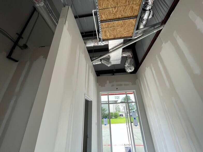 More Photos Of 32223 Tamina Rt, Magnolia Flex For Lease