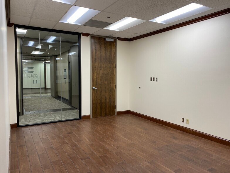 More Photos Of 330 Marshall St, Shreveport Medical For Lease