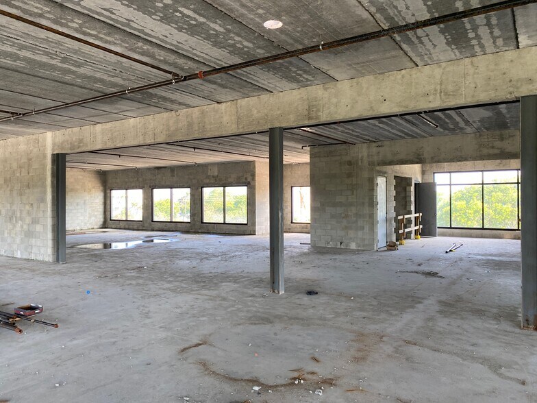 More Photos Of 3080 Tamiami Trl E, Naples Coworking Space