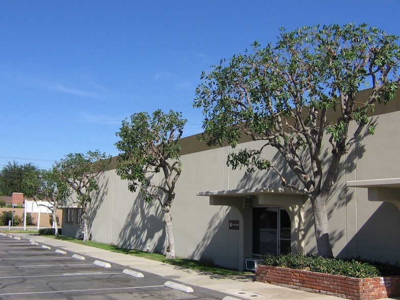 More Photos Of 2466 E Fender Ave, Fullerton Warehouse For Lease